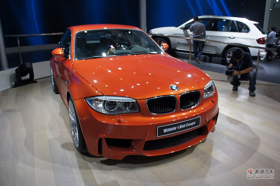 宝马1系M双门轿跑车