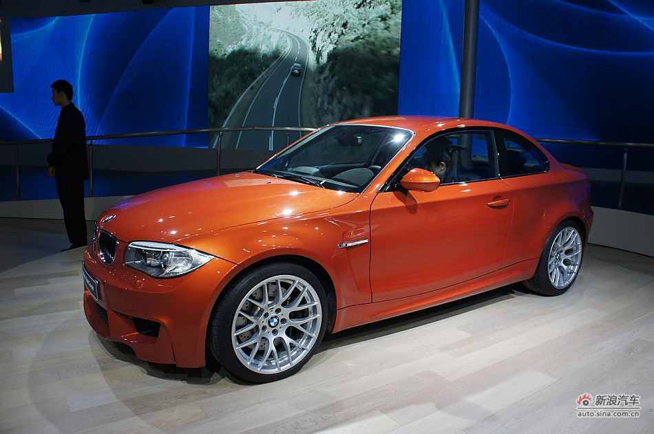 宝马1系M双门轿跑车
