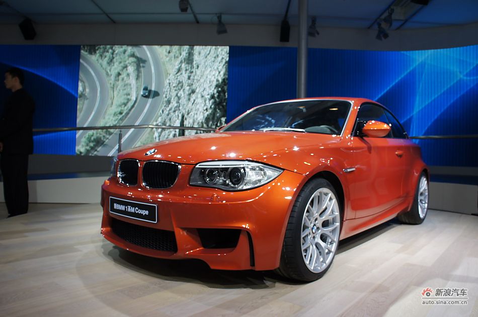 宝马1系M双门轿跑车