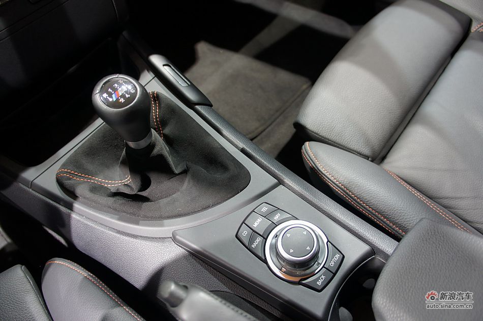 宝马1系M双门轿跑车