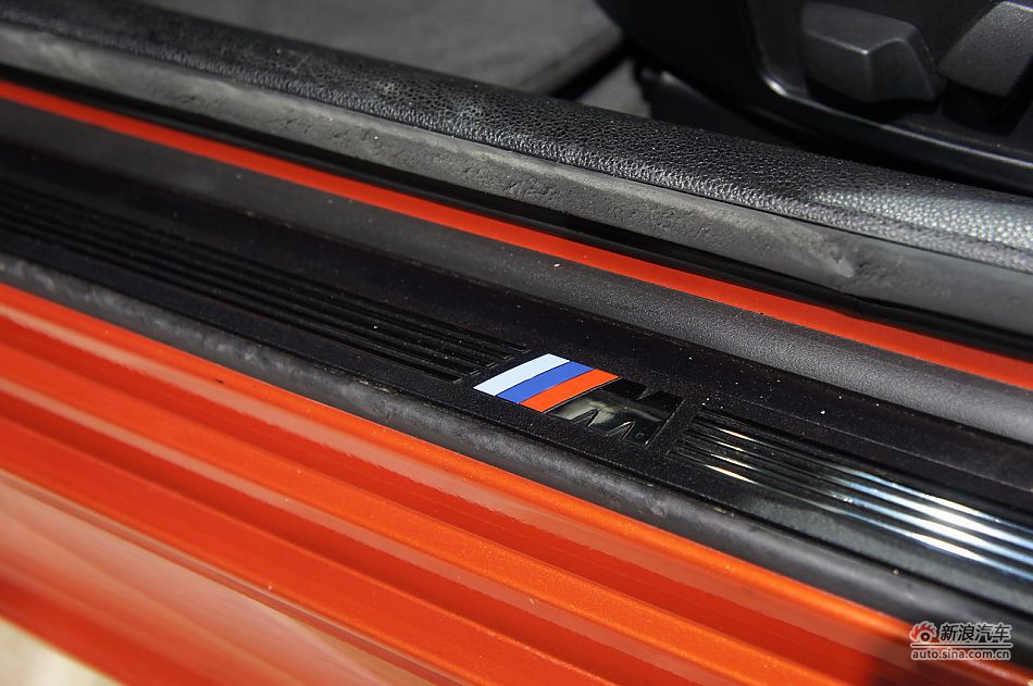 宝马1系M双门轿跑车