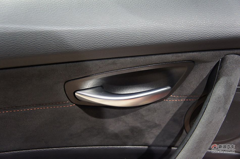 宝马1系M双门轿跑车