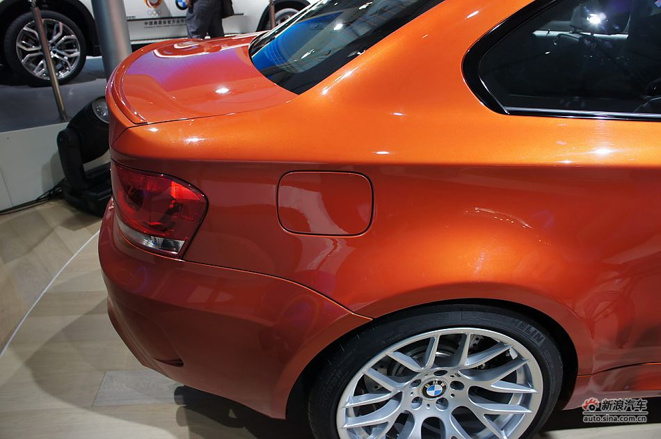 宝马1系M双门轿跑车