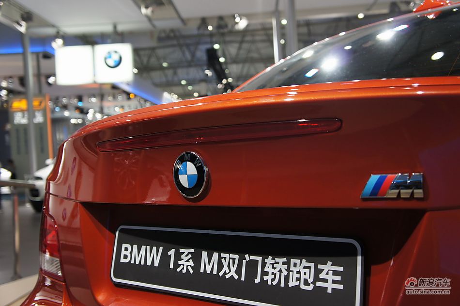 宝马1系M双门轿跑车