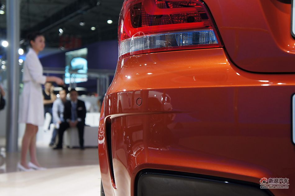 宝马1系M双门轿跑车