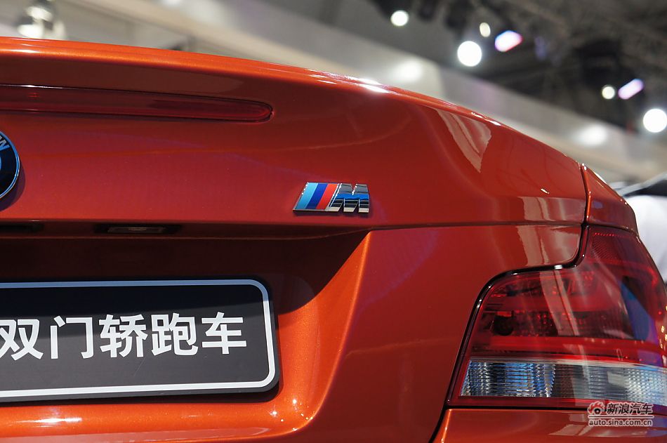 宝马1系M双门轿跑车