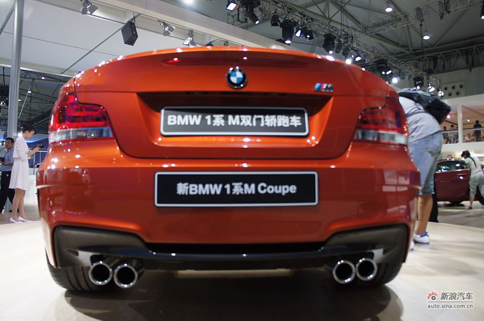 宝马1系M双门轿跑车
