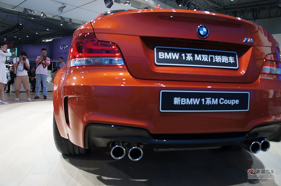 宝马1系M双门轿跑车