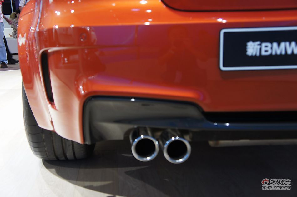 宝马1系M双门轿跑车