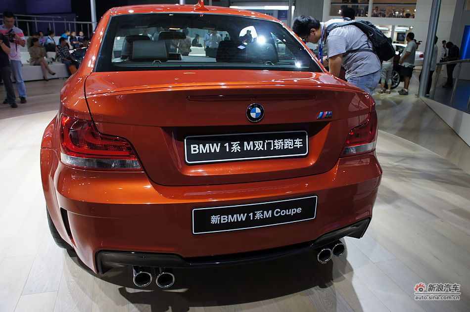 宝马1系M双门轿跑车