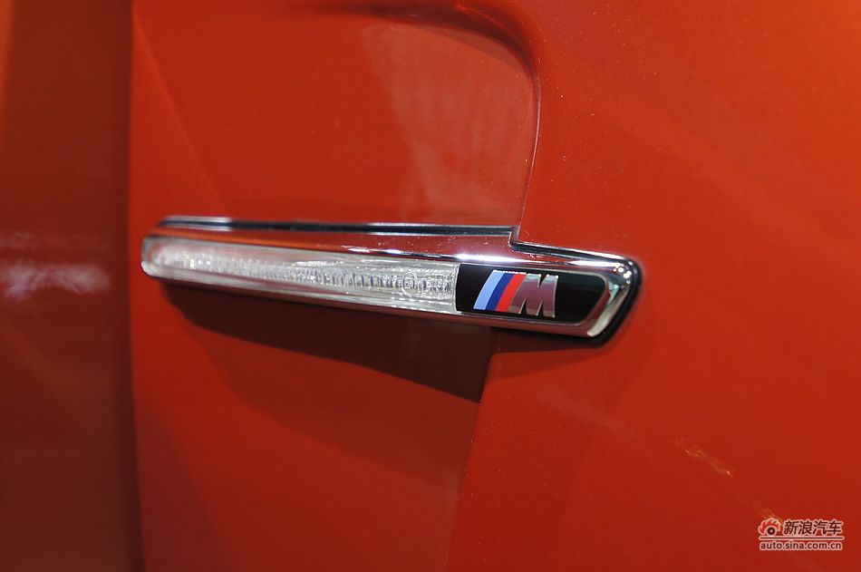 宝马1系M双门轿跑车