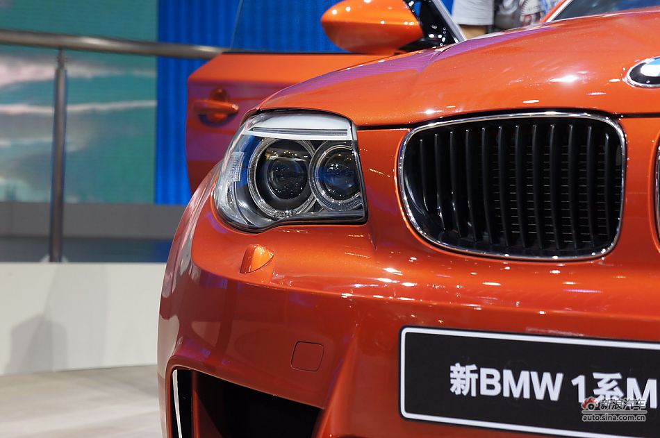 宝马1系M双门轿跑车