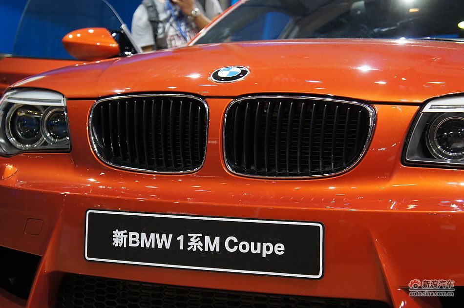 宝马1系M双门轿跑车