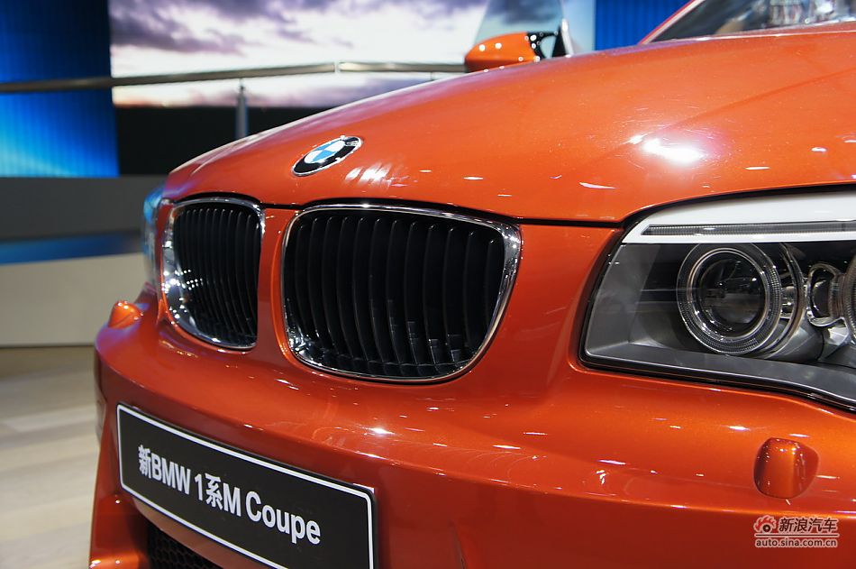 宝马1系M双门轿跑车