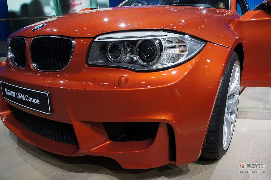 宝马1系M双门轿跑车