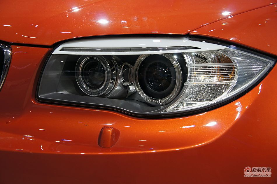 宝马1系M双门轿跑车