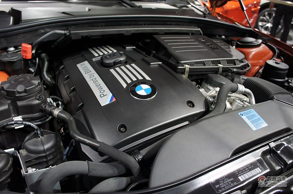 宝马1系M双门轿跑车