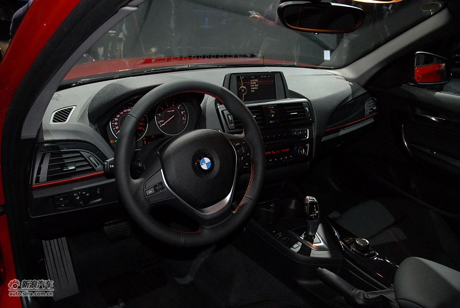 新宝马1系上市现场图