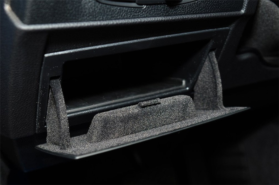 宝马1系 2013款 3.0T AT M135i 5门版  内饰