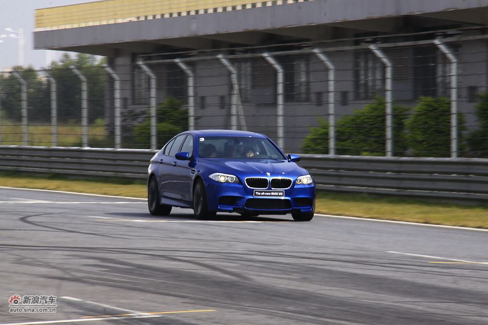 2012款宝马M5