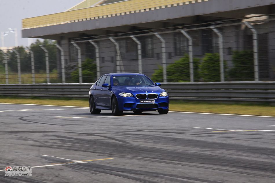 2012款宝马M5