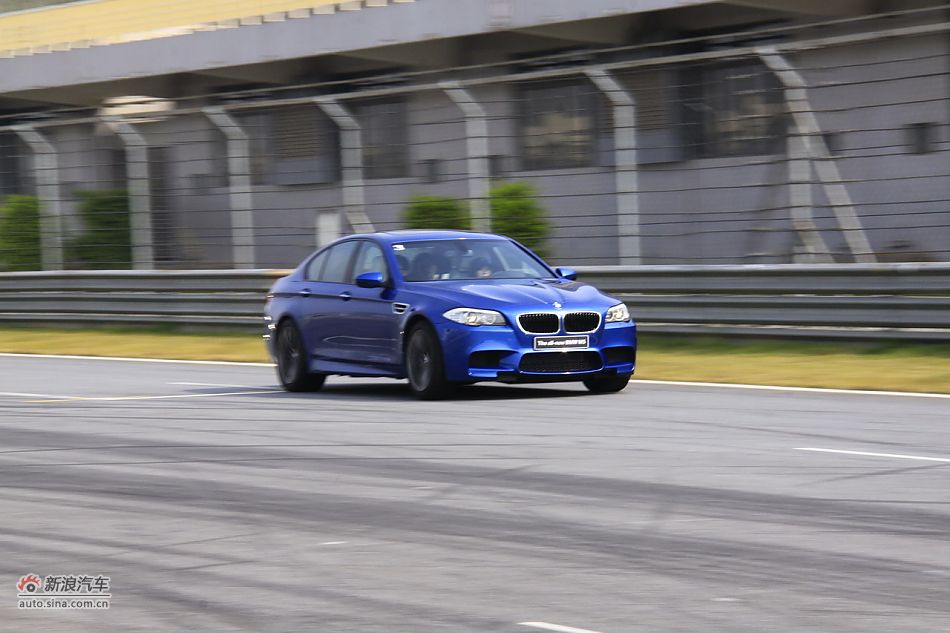 2012款宝马M5