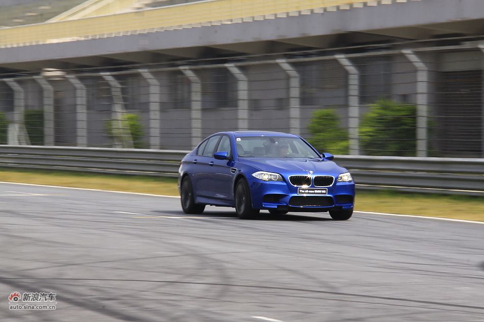 2012款宝马M5