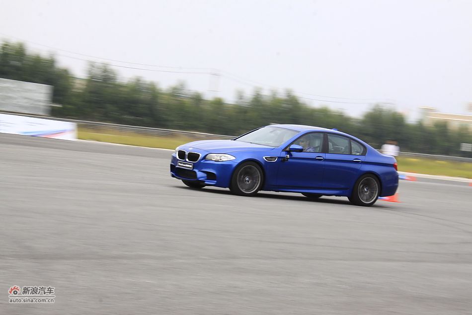 2012款宝马M5