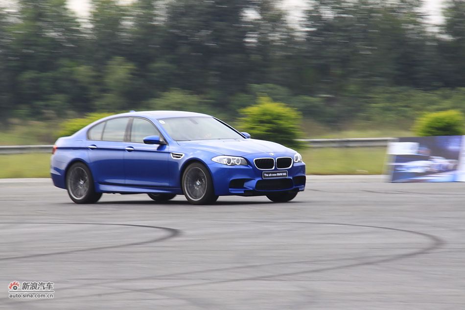 2012款宝马M5