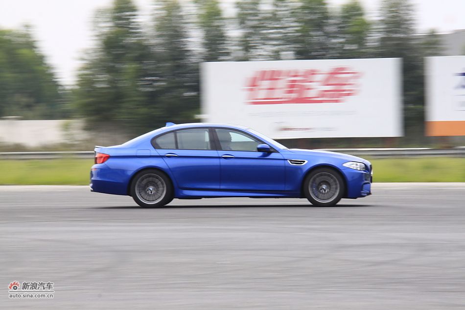 2012款宝马M5
