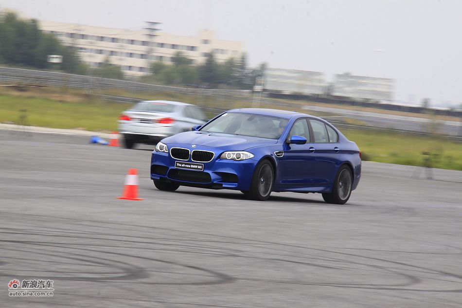 2012款宝马M5