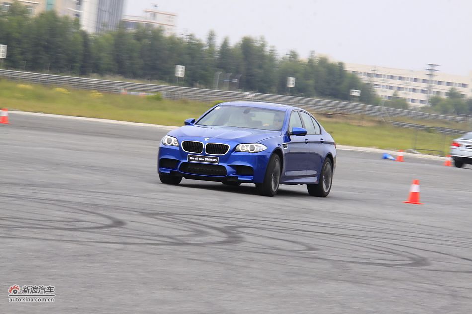 2012款宝马M5