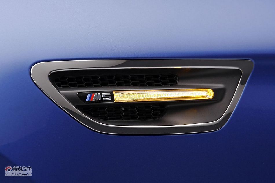 2012款宝马M5官图