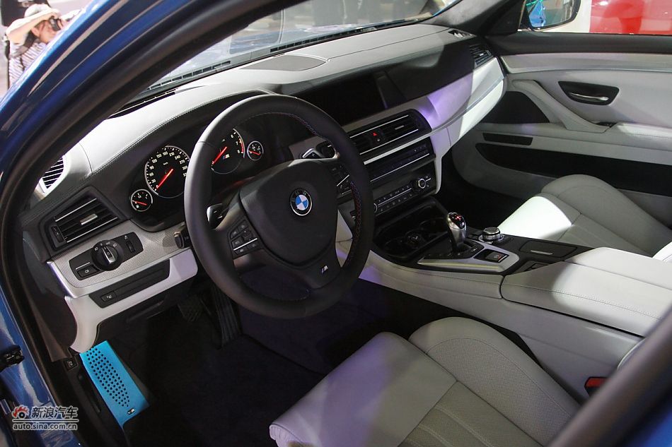 全新宝马M5