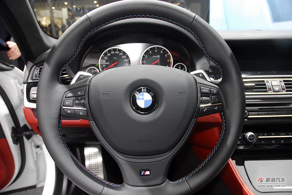 宝马新M5