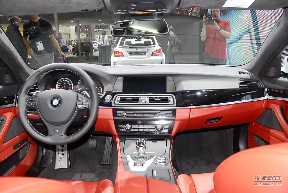 宝马新M5