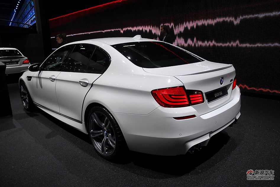 宝马新M5