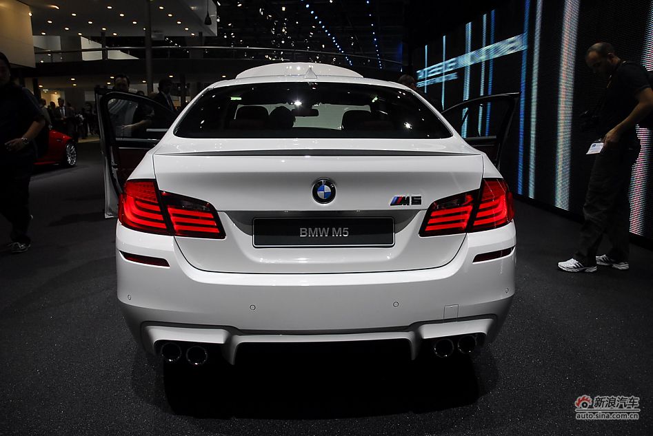 宝马新M5