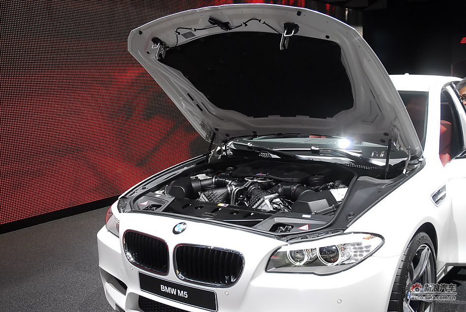 宝马新M5