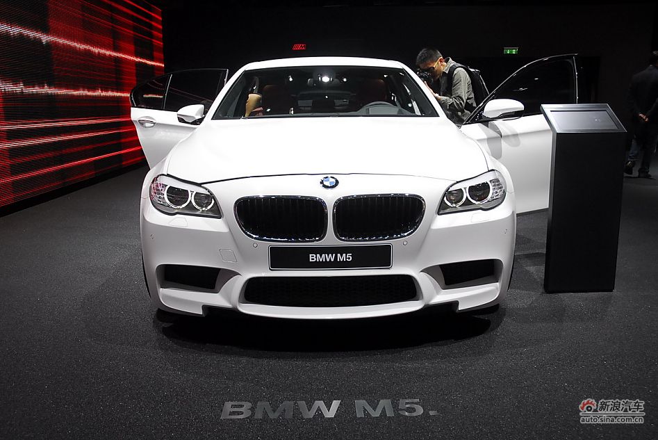 宝马新M5