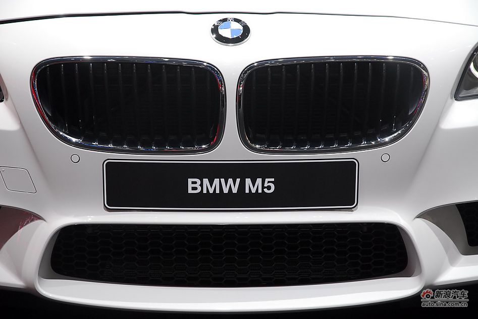 宝马新M5