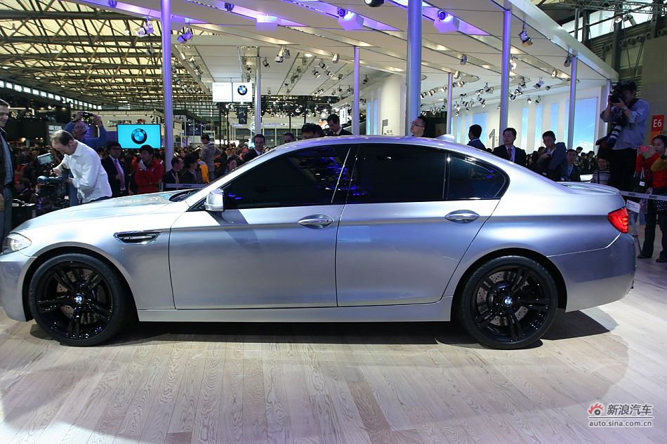 2012款宝马M5概念车