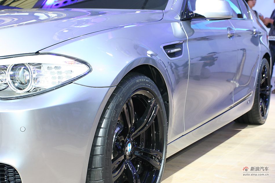 2012款宝马M5概念车