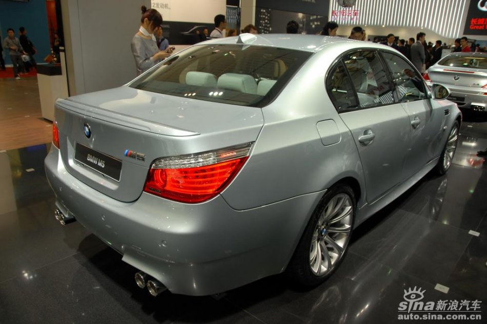 宝马M5