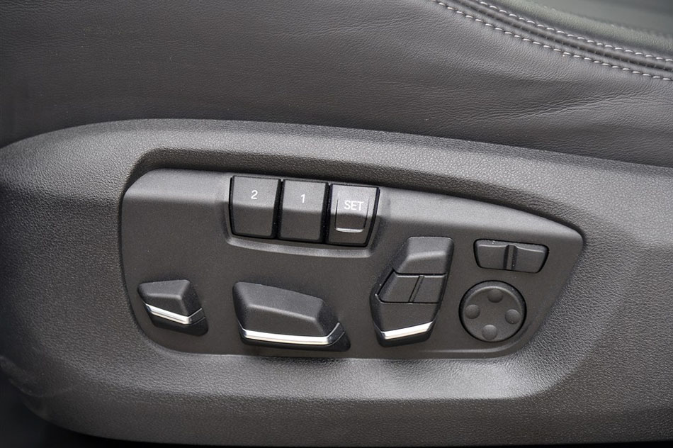 2015款 X5 M 座椅空间