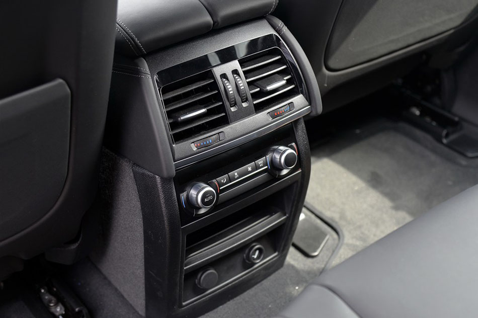 2015款 X5 M 座椅空间