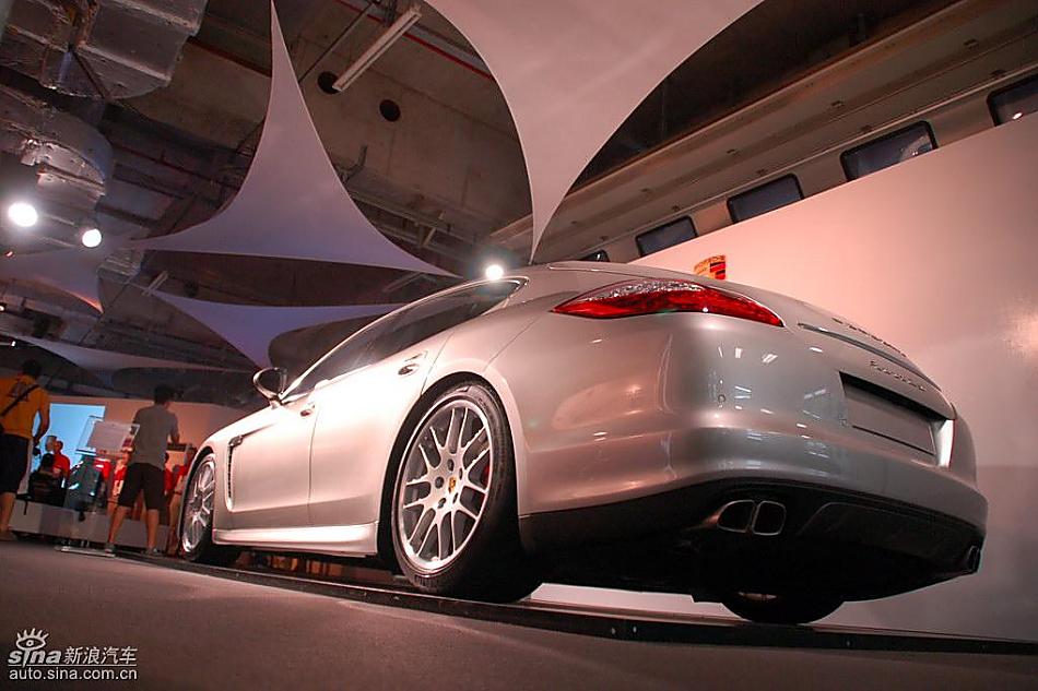 保时捷panamera外观实拍图