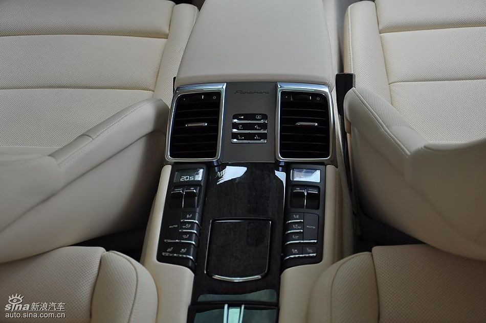 保时捷Panamera试车实拍-内饰图