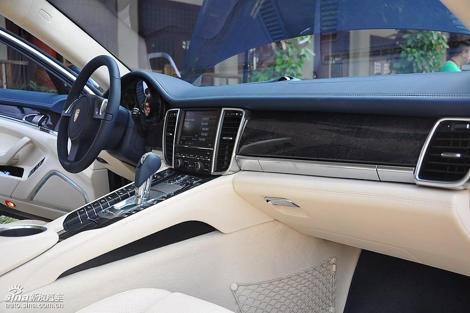 保时捷Panamera试车实拍-内饰图