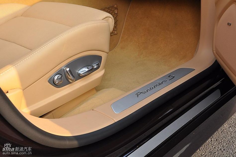 保时捷Panamera试车实拍-内饰图